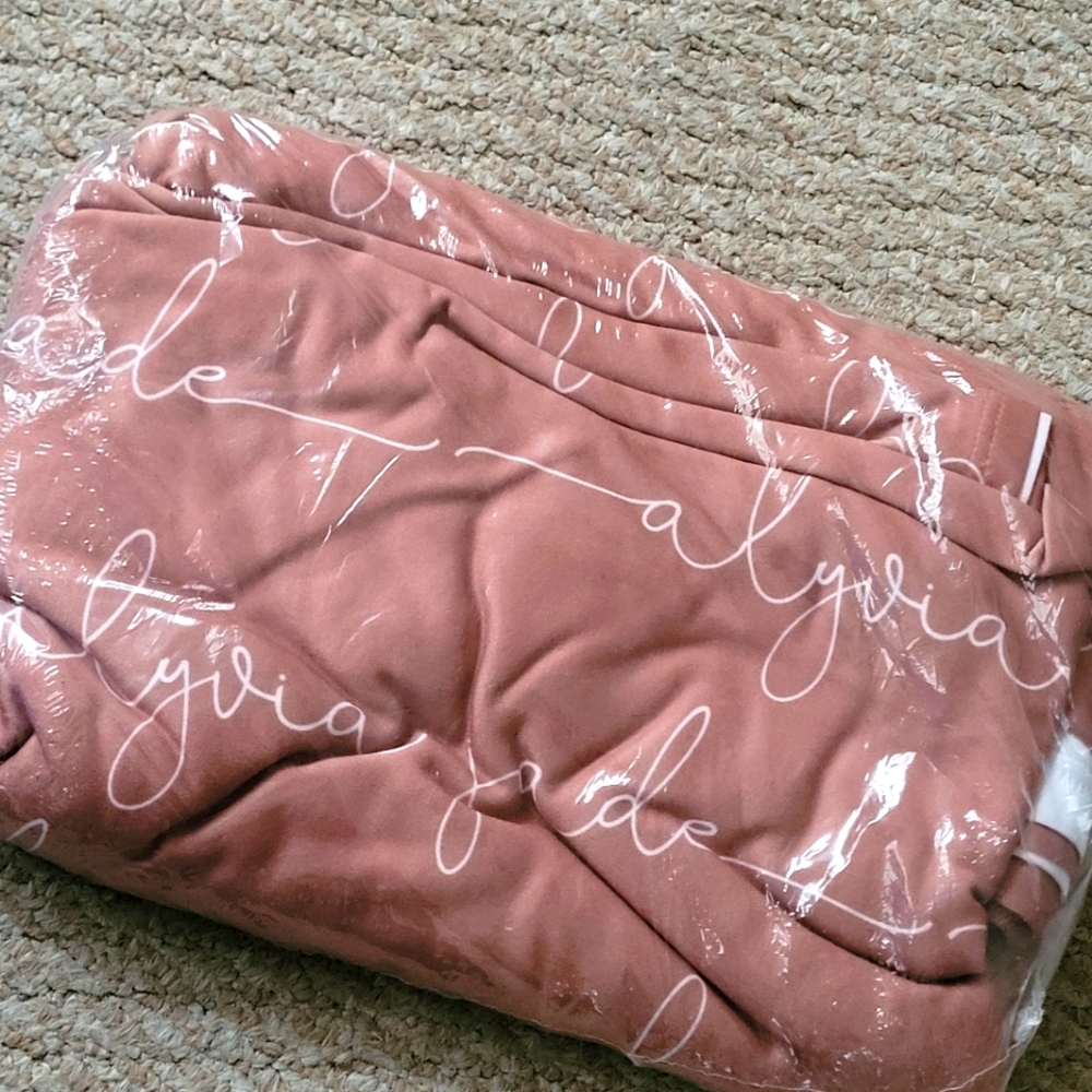 Alycia Jade Swaddler, 37 inch